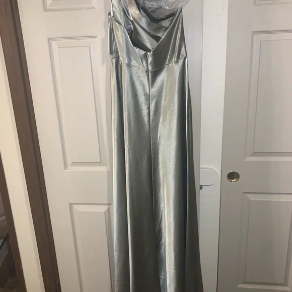 Floor Length Sage Green Satin JENNY YOO gown brand new - Picture 2 of 8